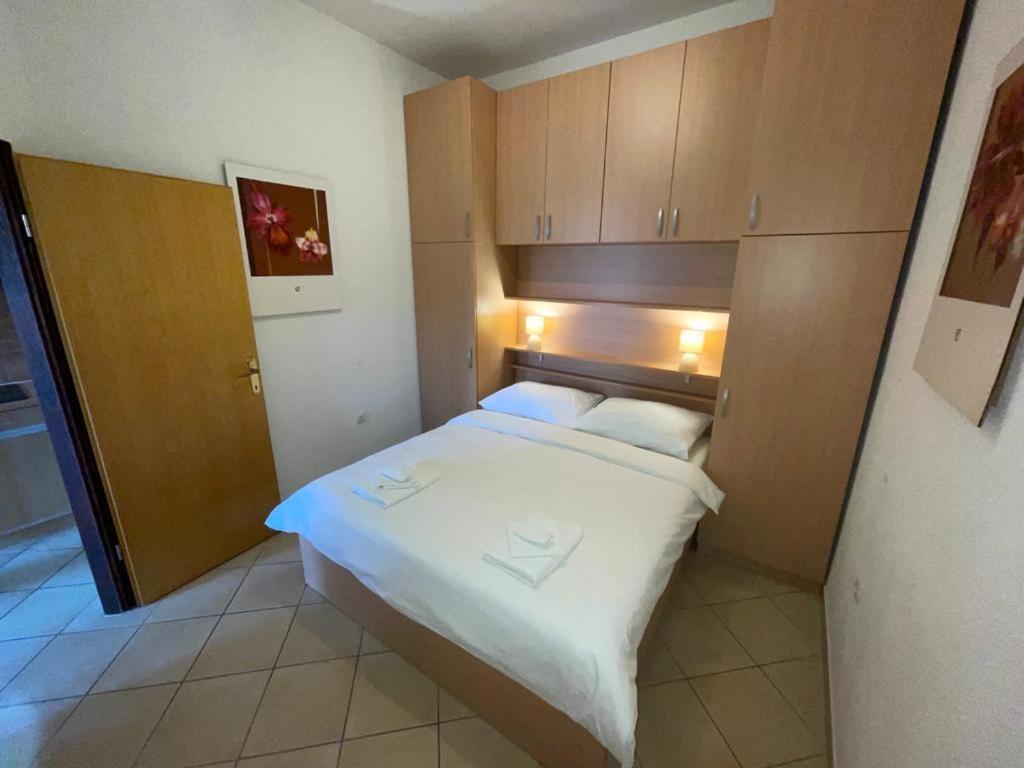Apartmani Krajnovic Фажана Экстерьер фото